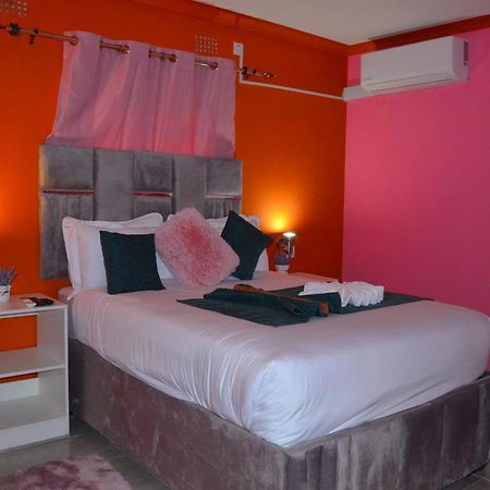 Chobe Kulotu Guest House Kasane Exterior foto